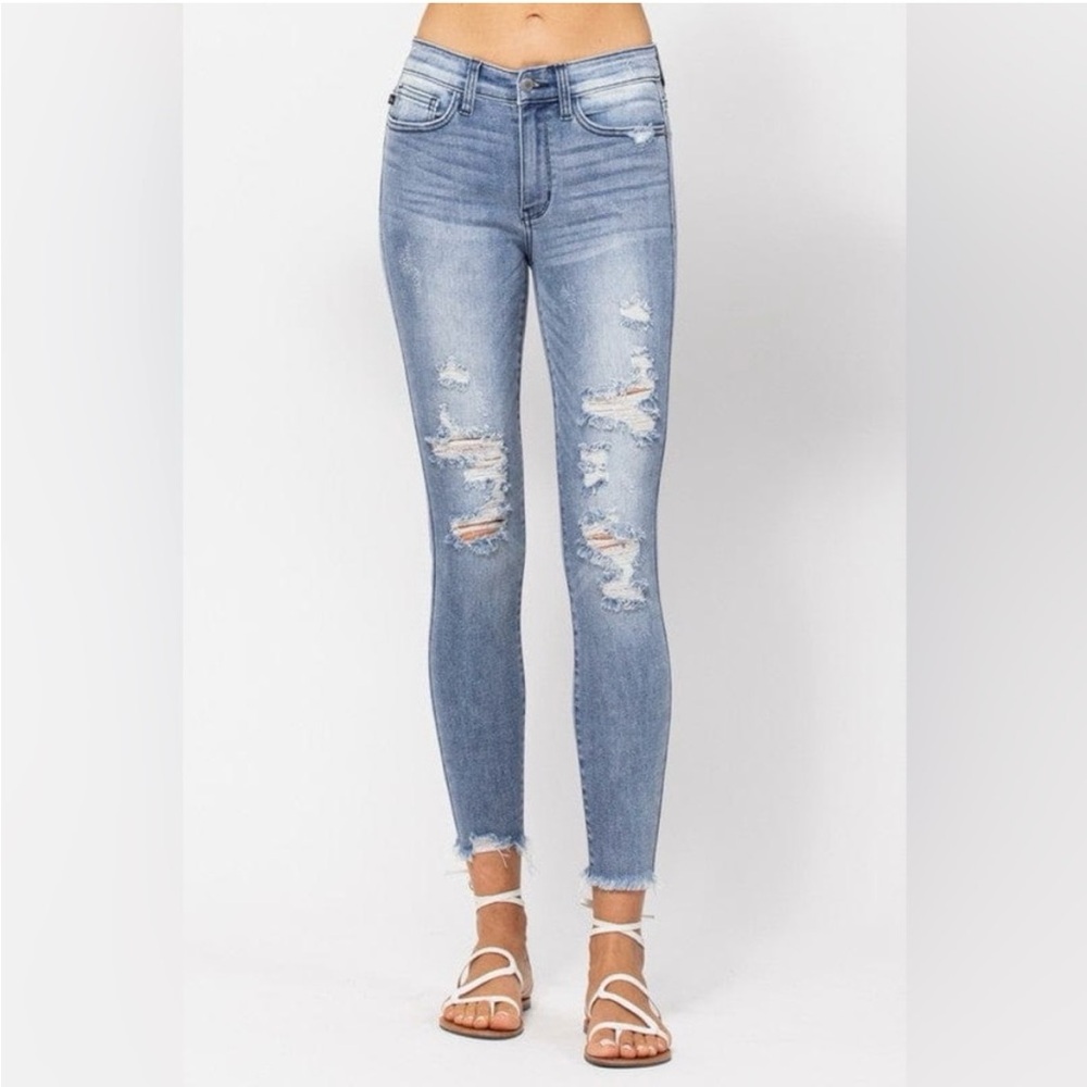 NWT Medium Wash Mid Rise Destroyed Skinny Jeans size 20W